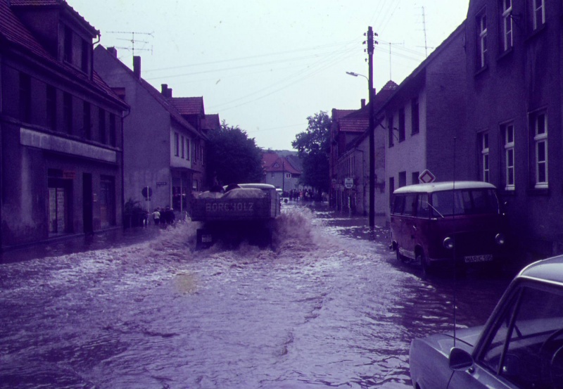 Datei:Lange Str Lkw durchquert Wasser.JPG