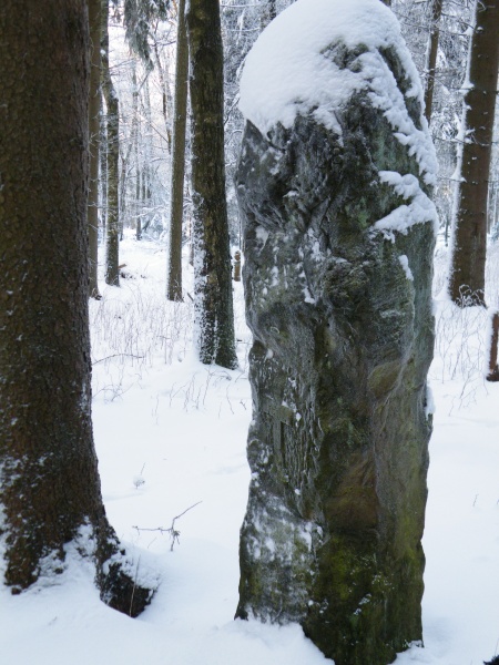 Datei:Oma-Menhir in Kleinenberg 2009 b.JPG