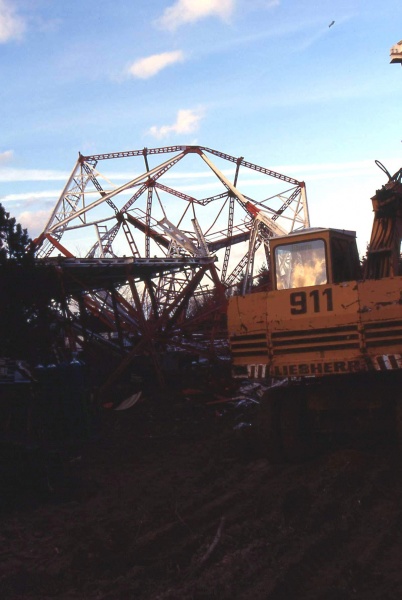 Datei:Abriss alter Fernsehturm Willebadessen 030.JPG