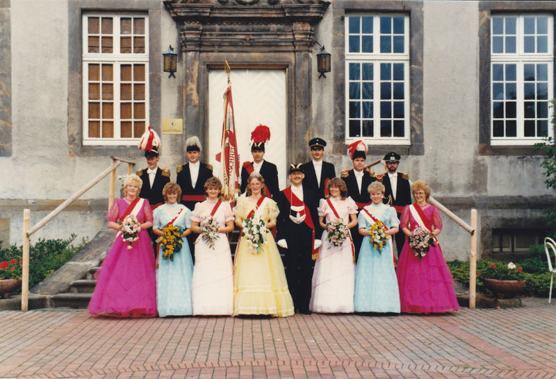 Datei:Hofstaat-johannes-1985.jpg