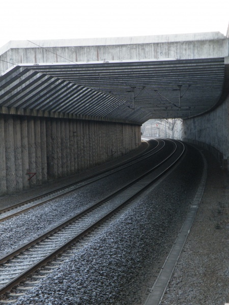 Datei:Eisenbahn Südportal 2008 c.JPG