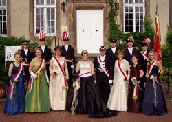 Hofstaat johannes 2004.jpg