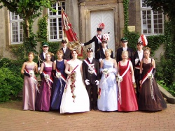 Hofstaat johannes 2003.jpg