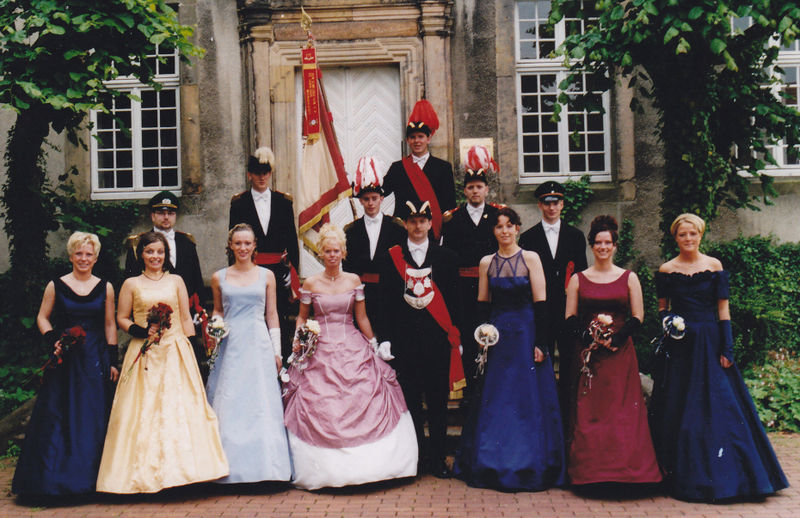 Datei:Hofstaat johannes 2001.jpg